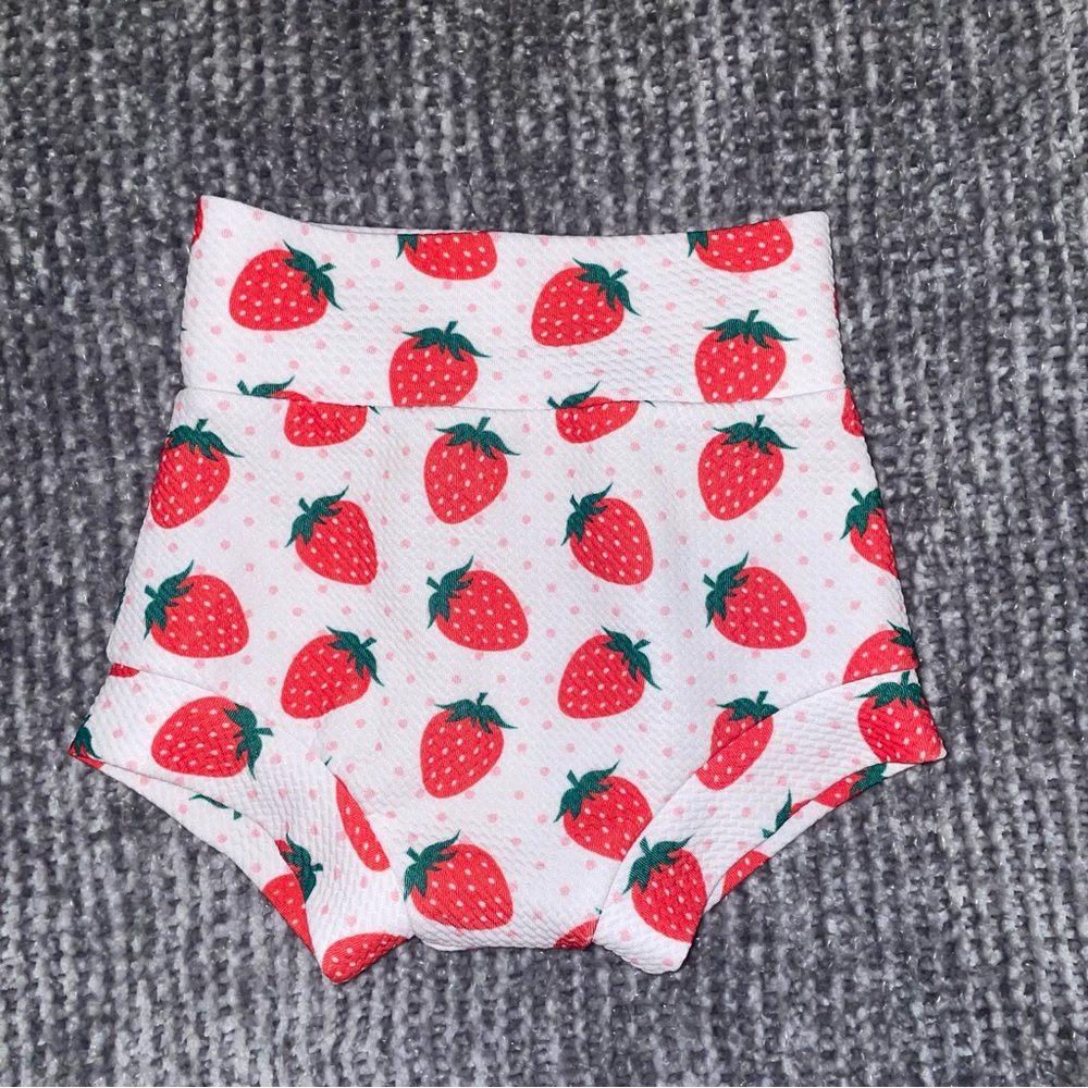 2T/3T Strawberry Bummies